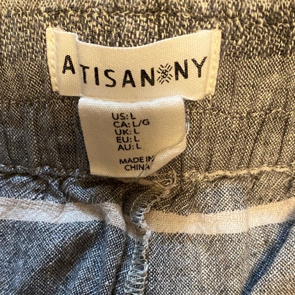 Artisan Ny High Waist Gray and Cream Striped Shorts - Picture 2 of 3